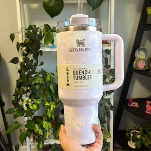 Stanley 40oz Wisteria Tie Dye Quencher H2.0 Tumbler